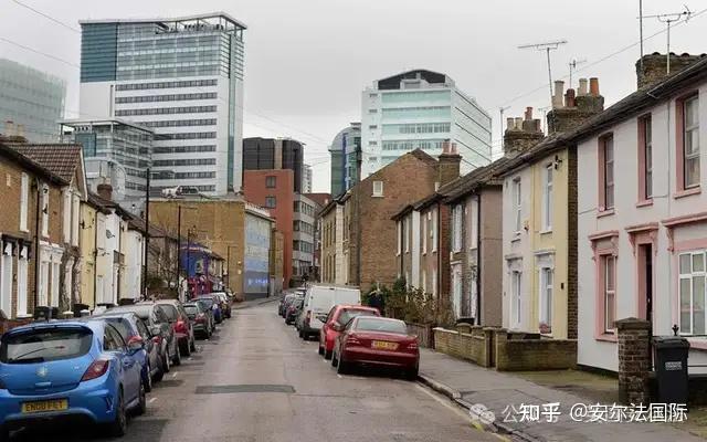 英国电车的发展是否停滞伦敦房子成交价仍低于要价伦敦