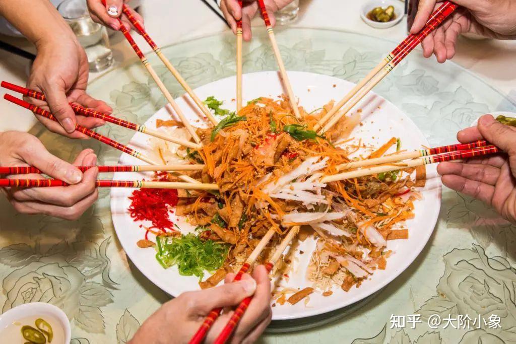 在新加坡，一起吃捞起的仪式感，才叫过年 - 知乎