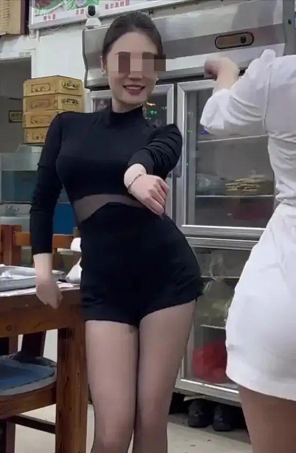 山东“烧烤西施”王木木烧烤店老板娘