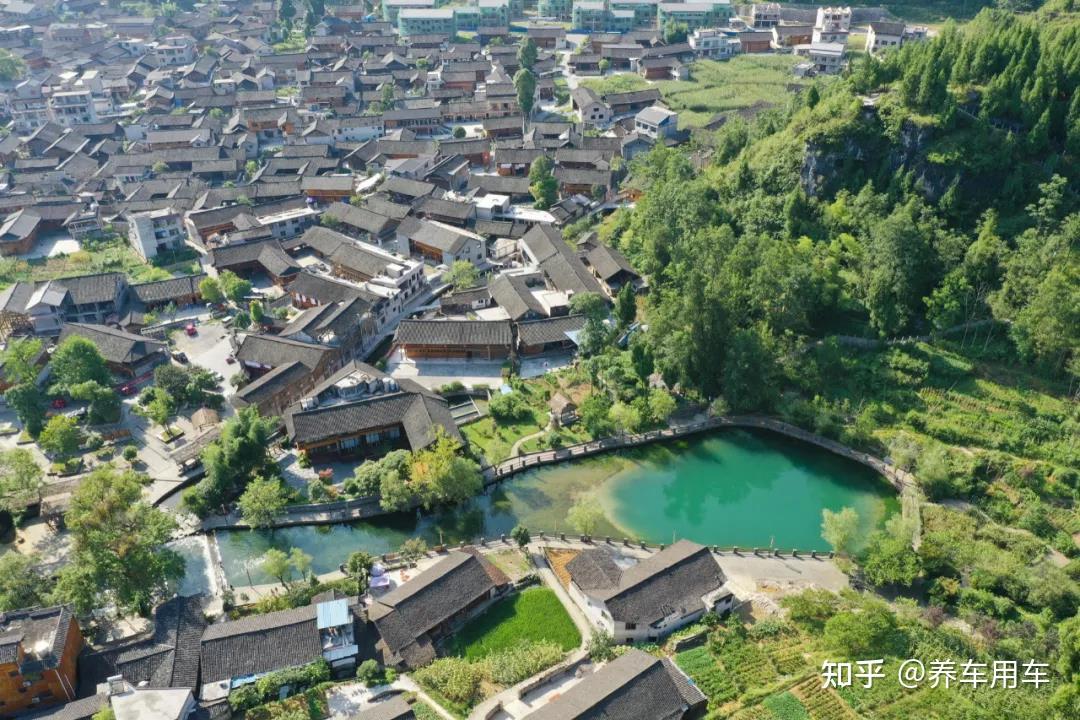 白 · 雲舍村