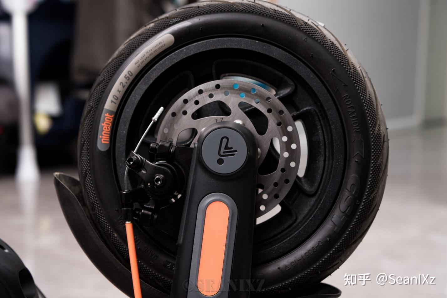 前轮碟刹 后轮e-abs电子刹车双重刹车系统