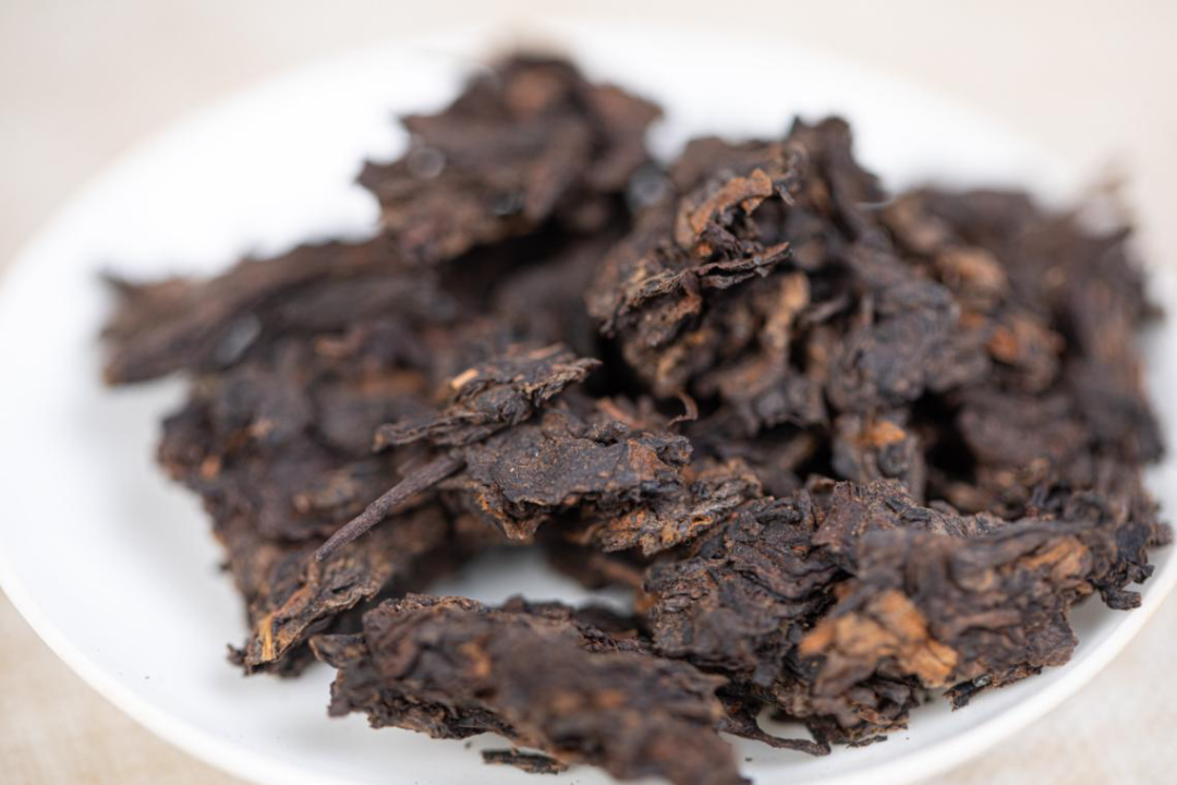 普洱茶价格中茶2000年7262熟普陈化24年仅百元就能入手