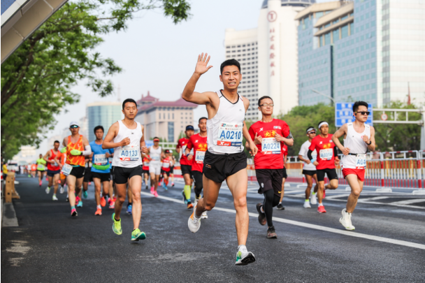 银联科技助力赛事升级，2021中国银联北京半程马拉松成功举行(图7)