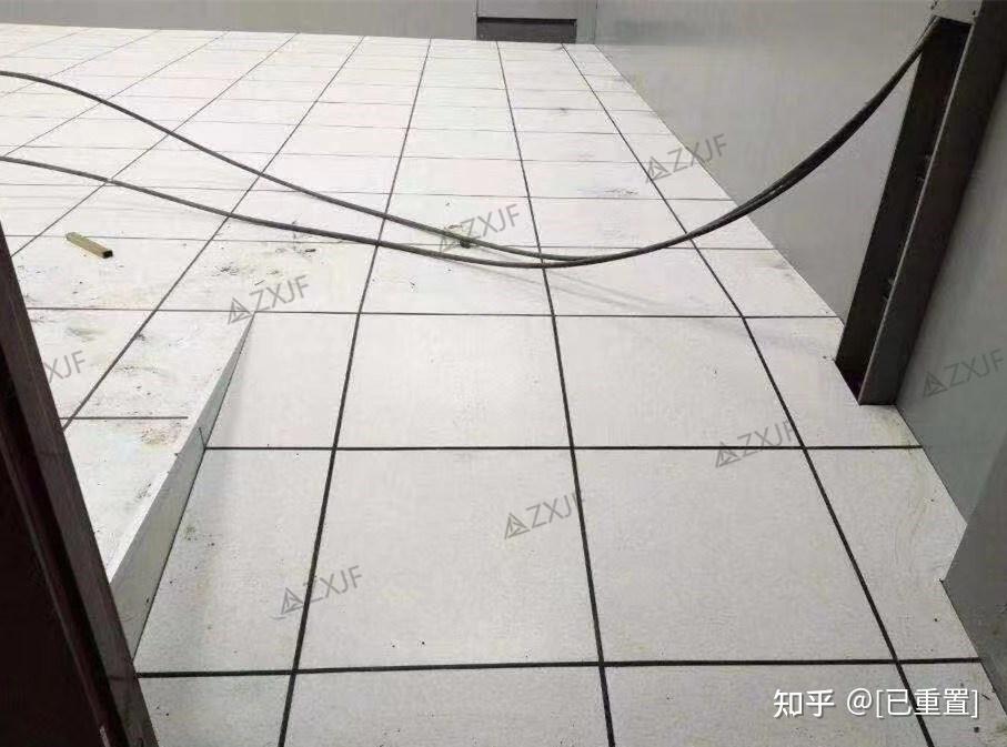 机房铺设防静电地板,门口收边如何安装处理?