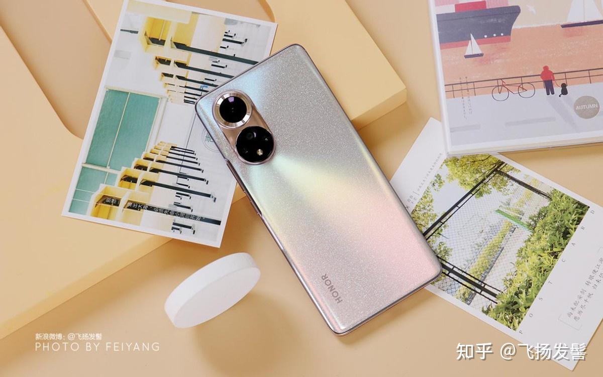 双镜设计个性又有范的荣耀50系列真机图赏