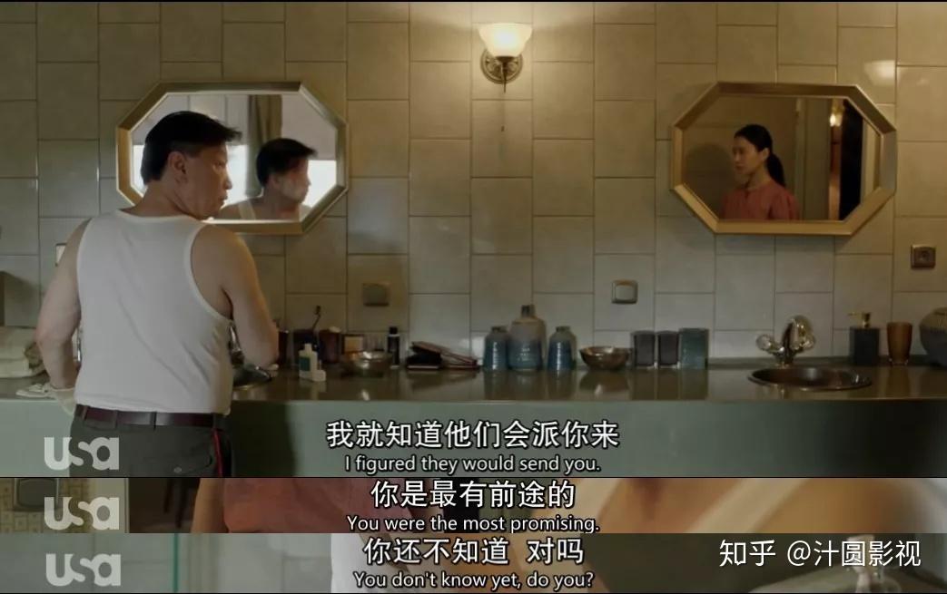 如果和电影《谍影重重》联系一下,很多人对"绊脚石"这个词应该就不会