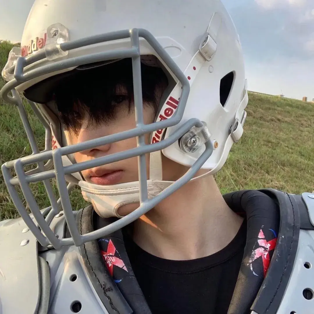 114张很惊艳的男生头像 - 知乎