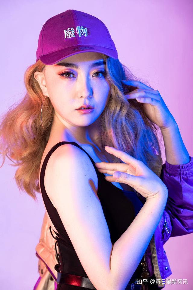 盛婕凭借单曲嘿李兰妈妈成2019年乐坛最受欢迎女歌手