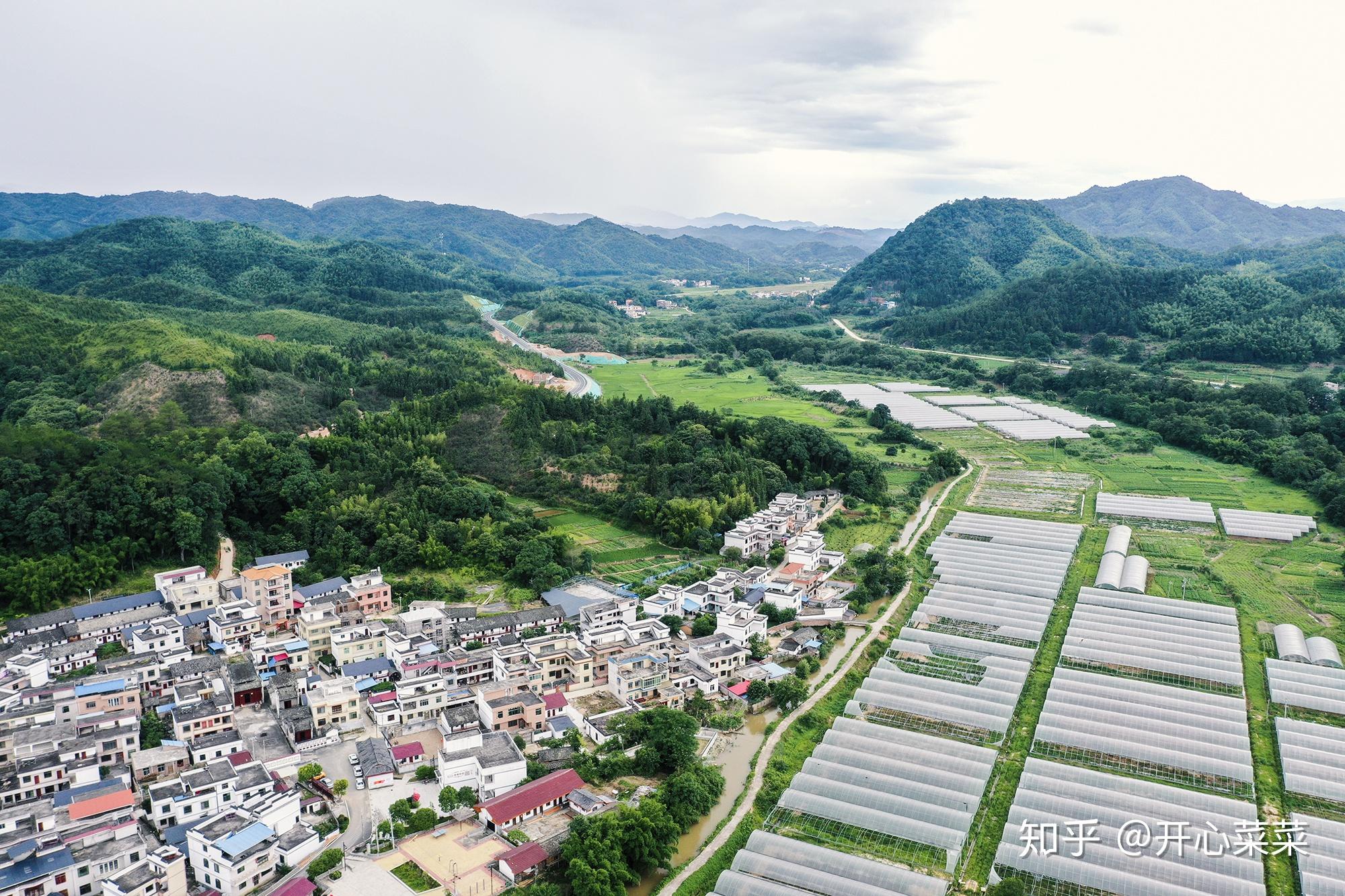 1928年2月,曾昭秀任南雄县委书记.