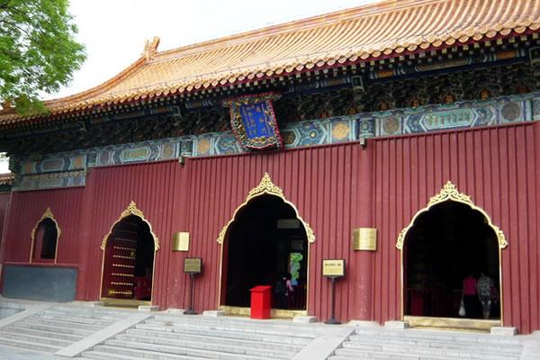 北京必去十大寺庙之一雍和宫还是京城香火最旺皇家寺院