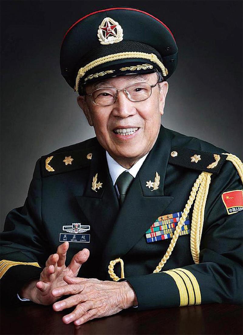 吴孟超96岁仍站在手术台的院士