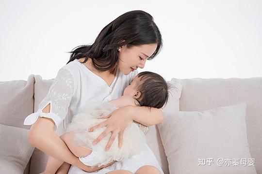 宝宝应该怎么抱?横抱or竖抱?很多妈妈都做错了... - 知乎