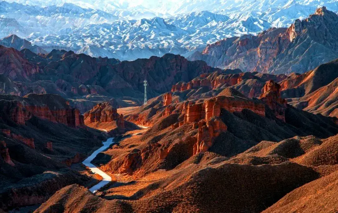 因为那山成就了河西走廊