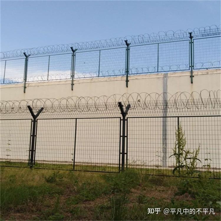 监狱刀刺隔离网看守所围墙刀刺网安装注意事项