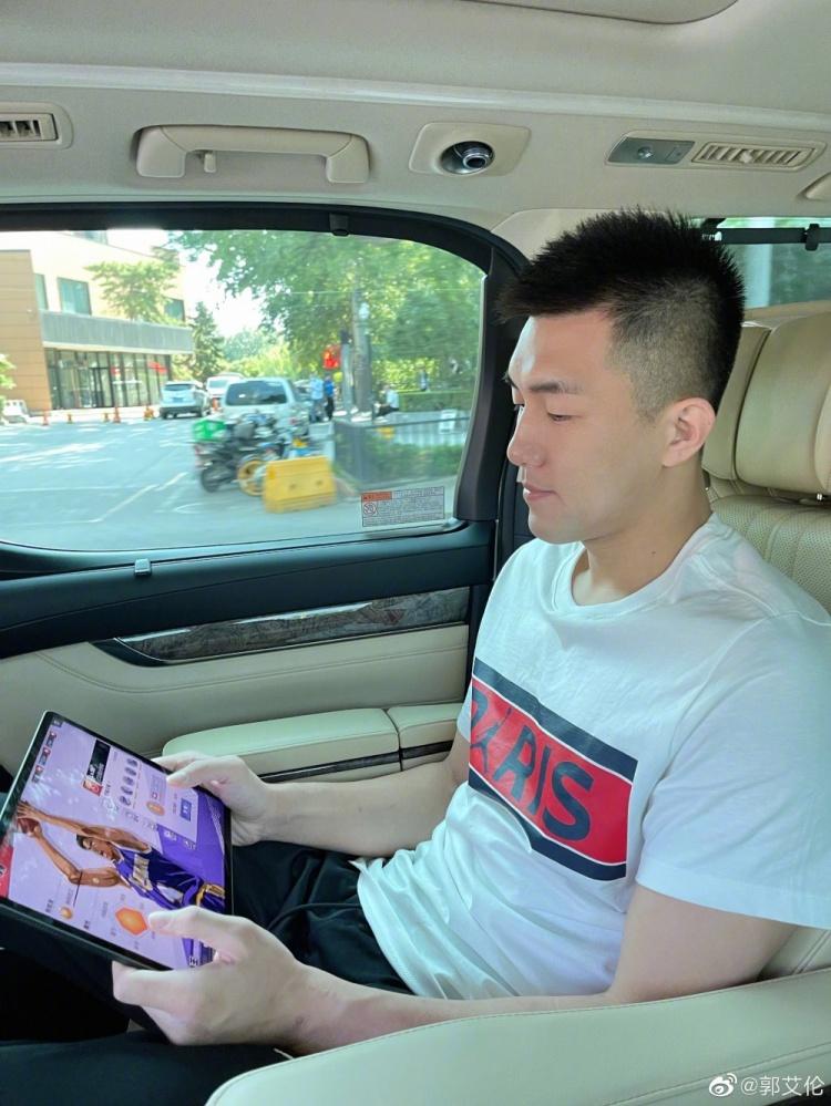 郭艾伦发微博找人打游戏线上奥线下怕你圈子太猛欺负我