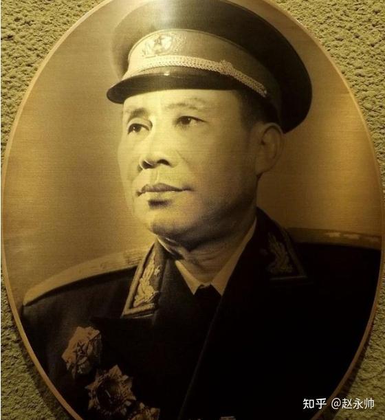 上将刘震爱车如命，骑摩托翻沟开车险掉悬崖，从此不摸方向盘 - 知乎