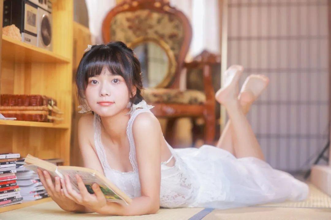 央央20岁苏州模特阳光可爱艺术感浓烈