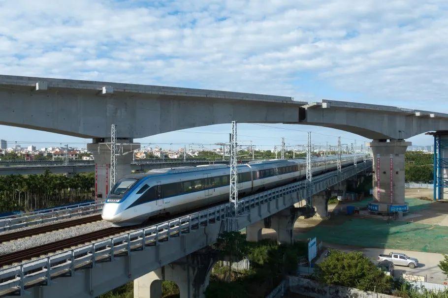 乐东公交化旅游化铁路改造项目崖州联络线双线特大桥双转体梁岭头折返