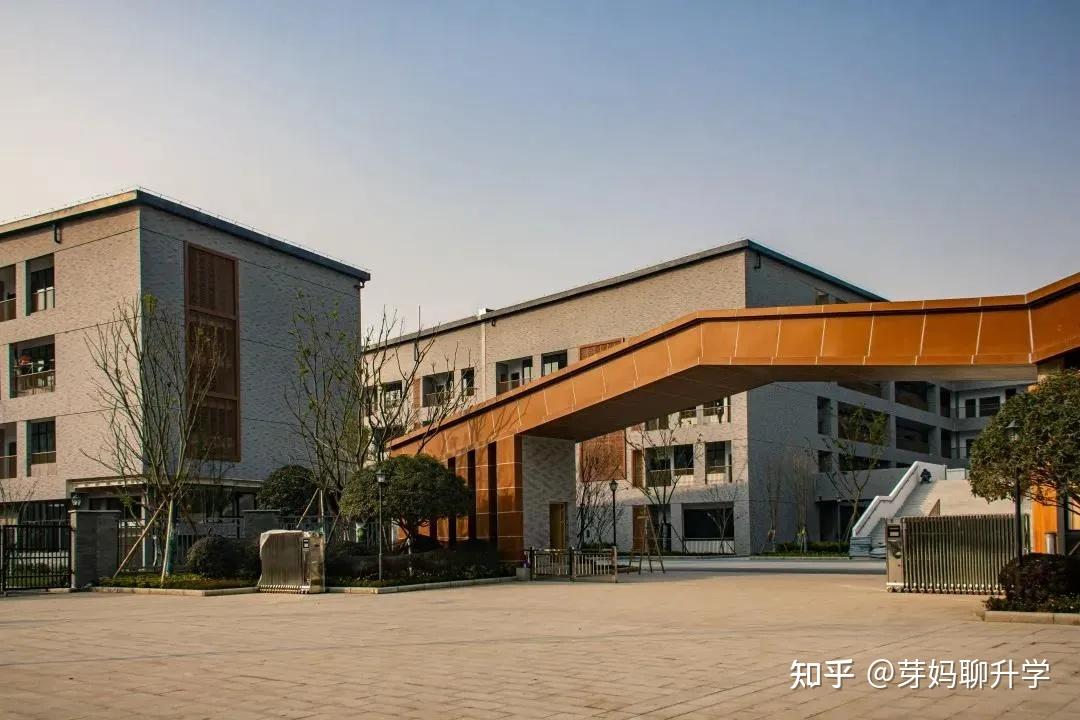 成都专科学校排名_成都专科最好的学校_专科成都排名学校前十