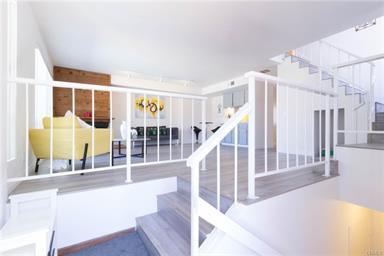 美国洛杉矶蒙市走路丁胖子广场联体别墅