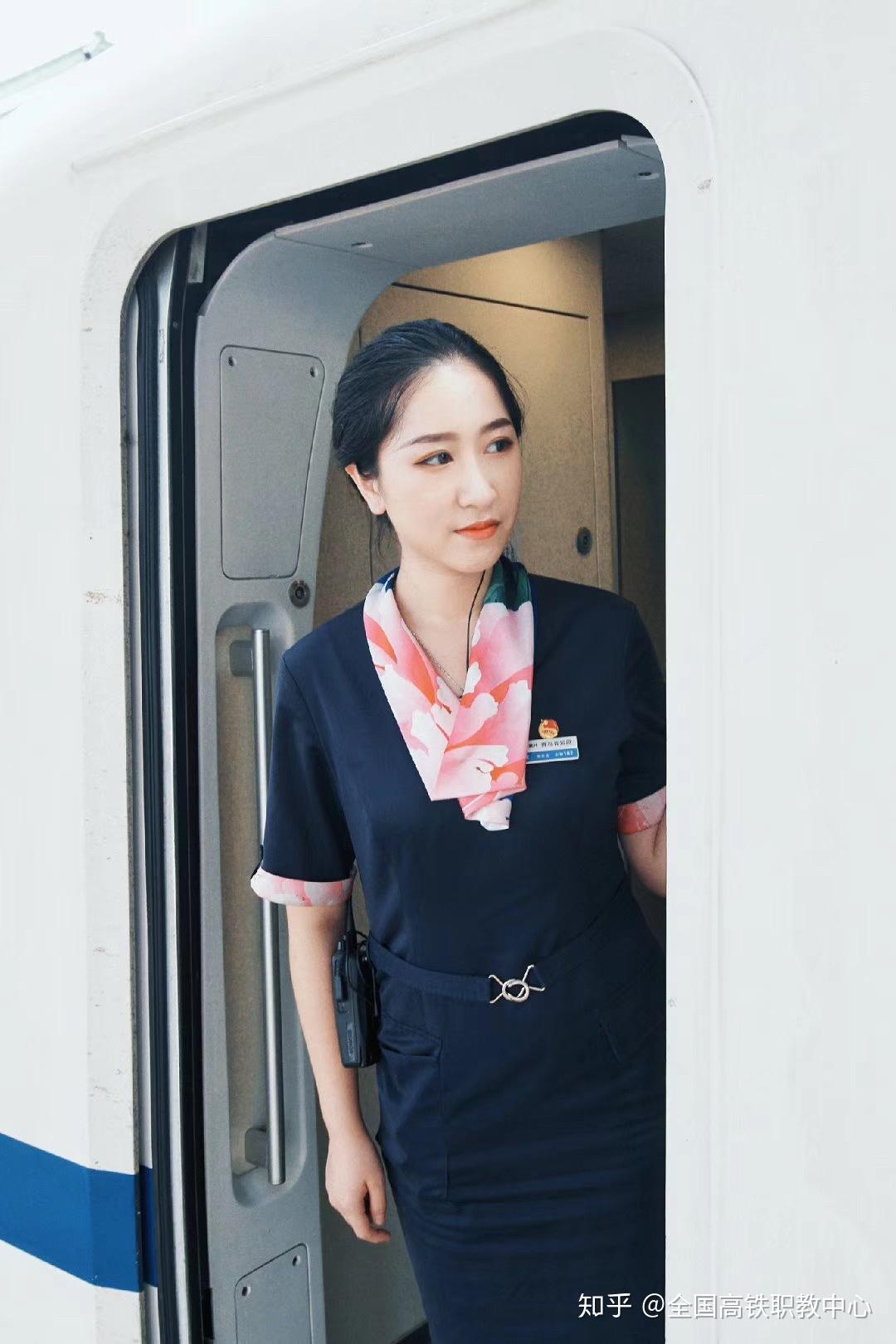 茶艺.果品 特产 等乘服员8.高铁热线客服7.高铁动车宣传员6.