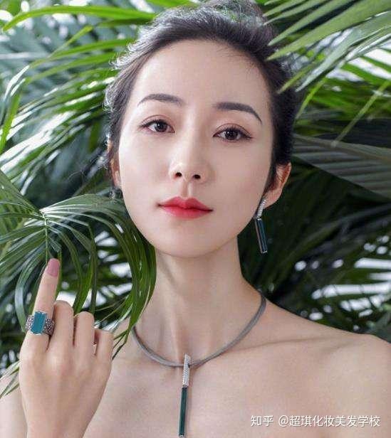 兰州莎莎的这4种唇形男生眼中最为漂亮兰州超琪化妆学校悄悄告诉您