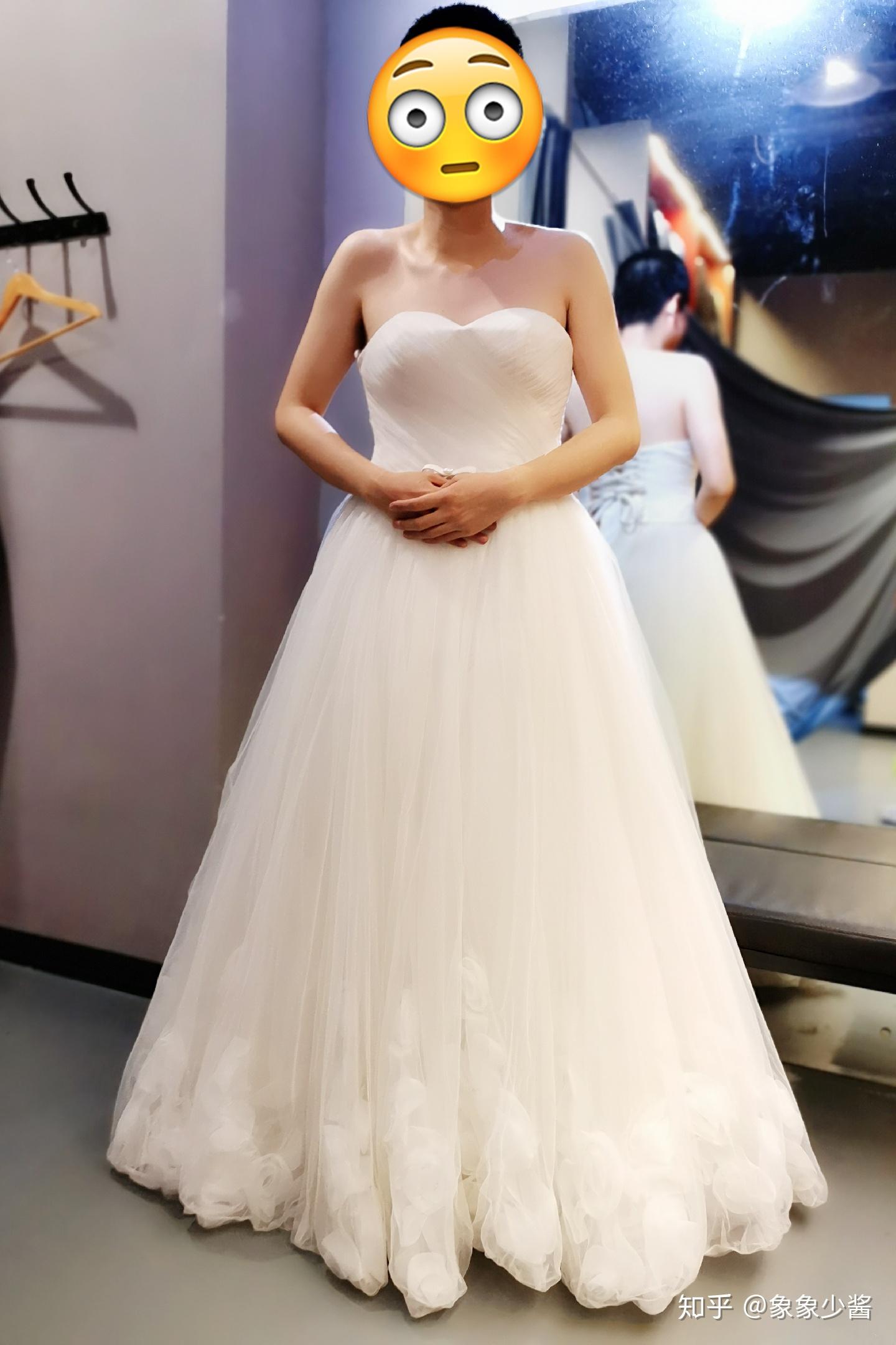 可爱的男孩子喜欢穿jk制服和婚纱