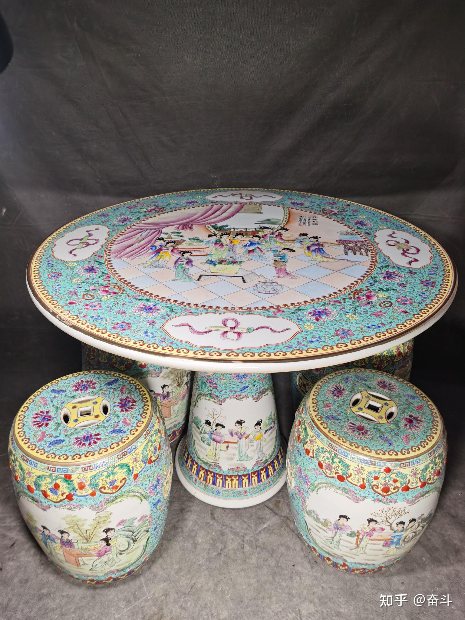 景德镇艺术瓷厂美研室生产重工粉彩手绘松石绿开窗仕女瓷桌