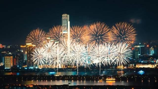 2021 年元旦可以去哪里跨年? 24 v2 4e1b115f30576877915edbf84295c632 720w