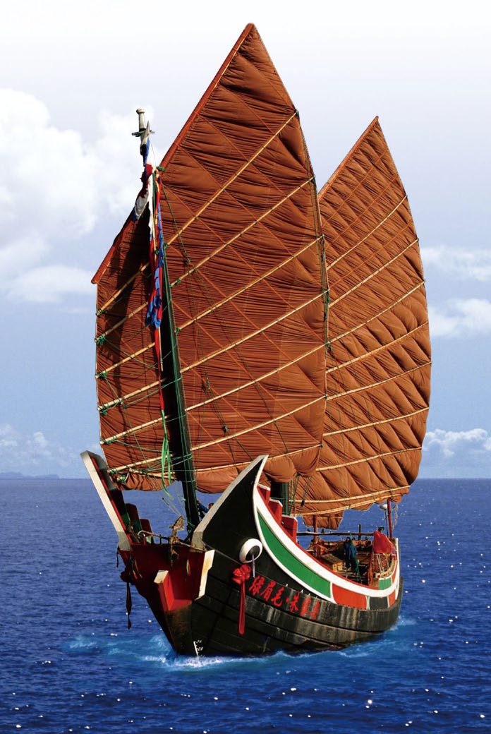 "绿眉毛"的船体与船头眼睛上的一道绿色眉毛相配,使整条船看上去如同