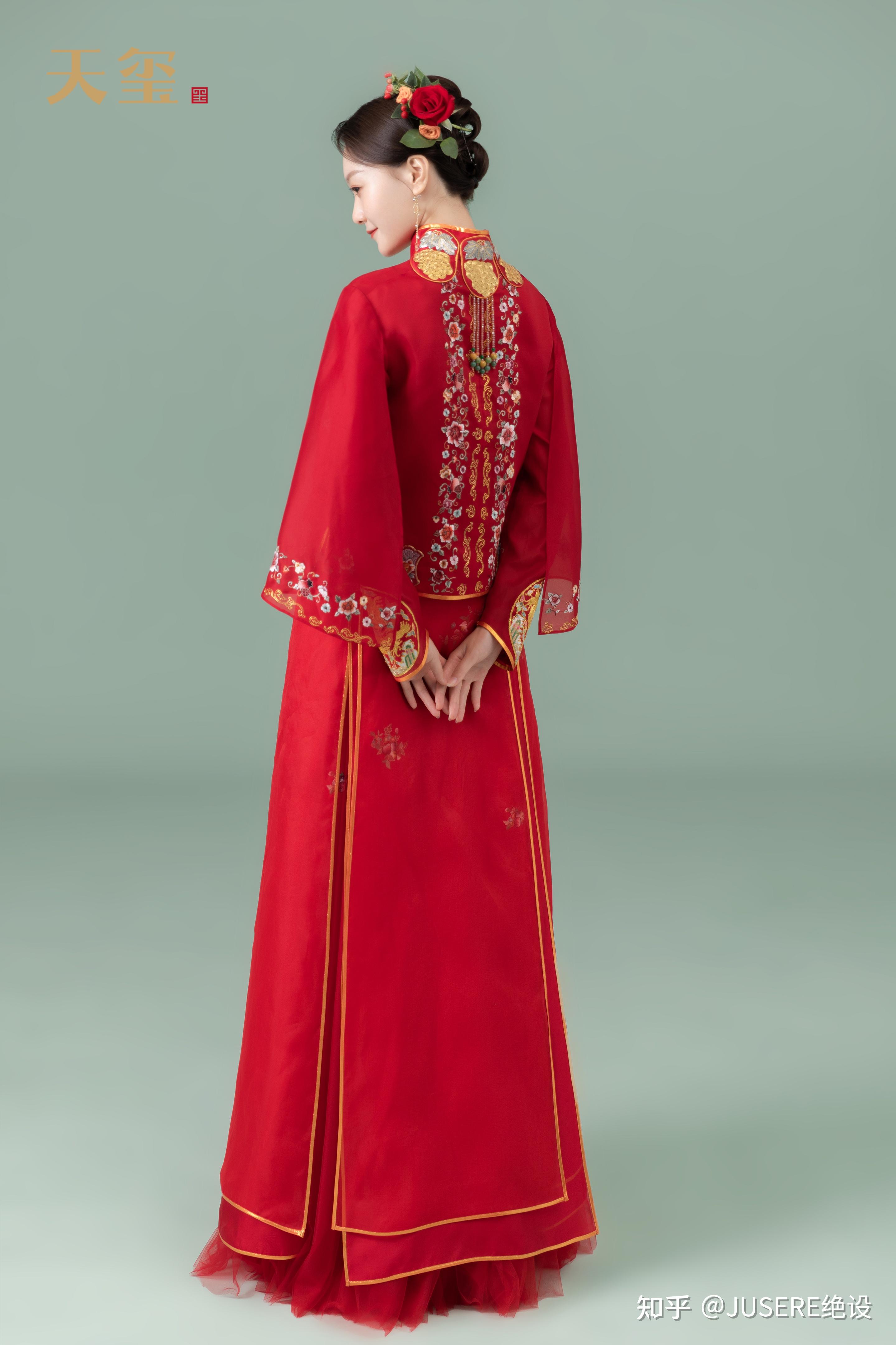 奢雅华贵~通过真丝绡与网纱,在与不同面料质感的碰撞与款式廓形搭配下