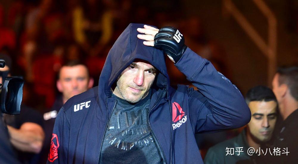 ufc重量级阿列克谢-奥莱尼克