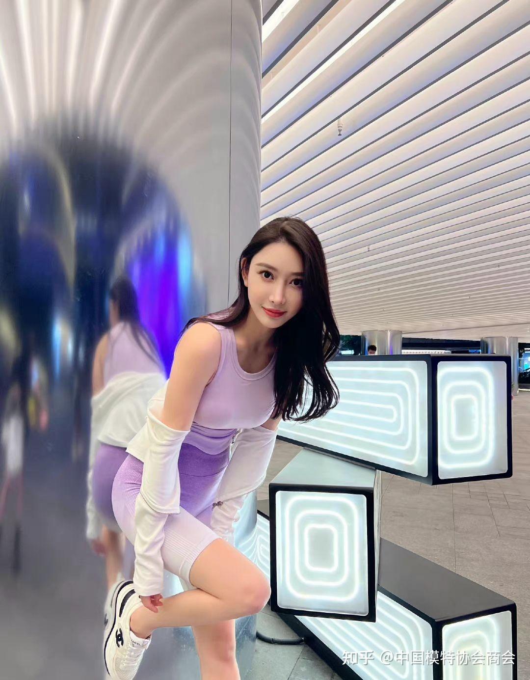 大学生兼职做彩绘艺术模特