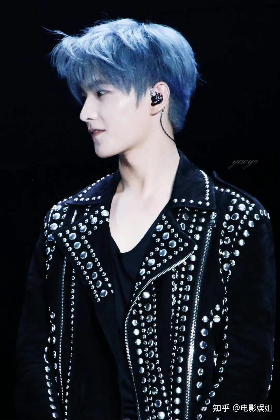 男明星蓝色发系越看越高级谁让你一眼沦陷了
