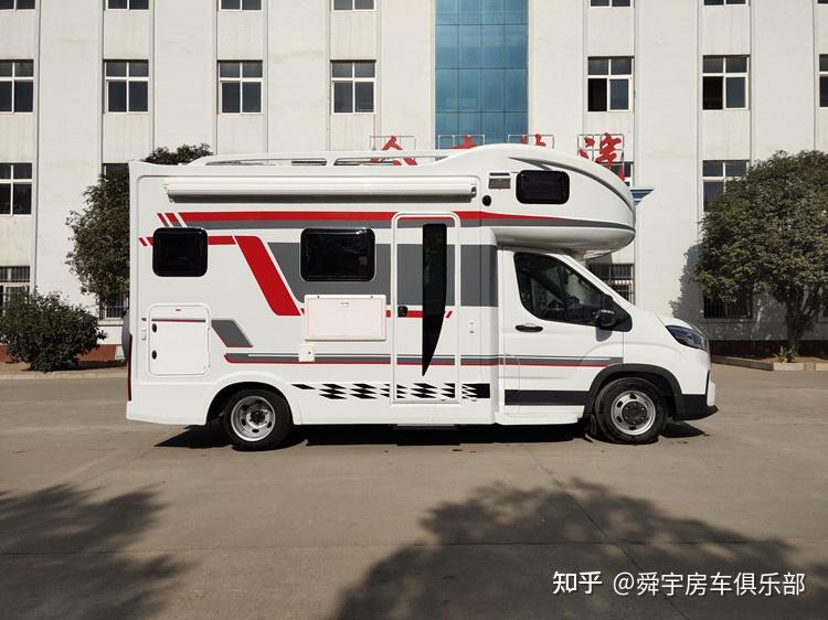 大毛游记主播大毛先生定制的v90大额头房车