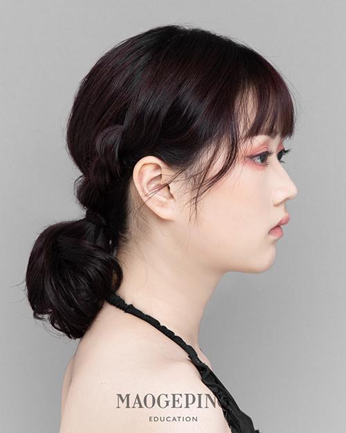 女主角标配的低马尾,太美了