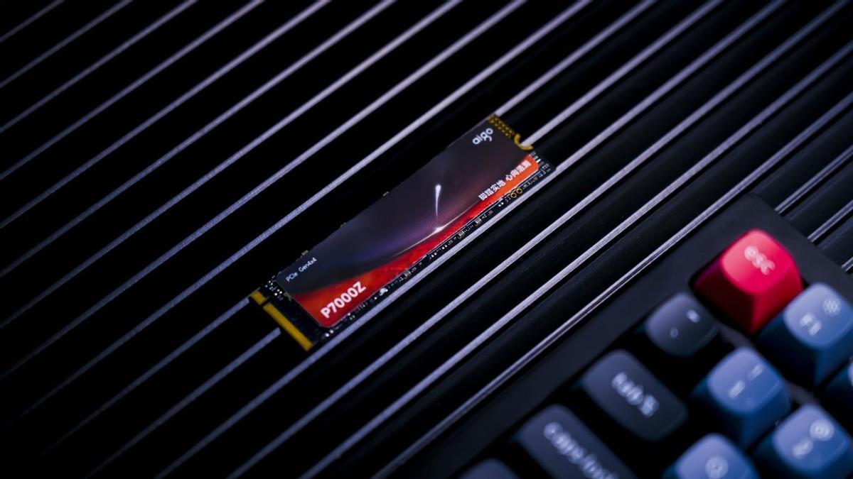 玩家抄底时刻，厂家捶地丨不到500块的aigo P7000Z SSD上手实测- 知乎