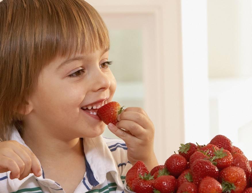 冬天给孩子吃水果,到底要不要 "热一热"?