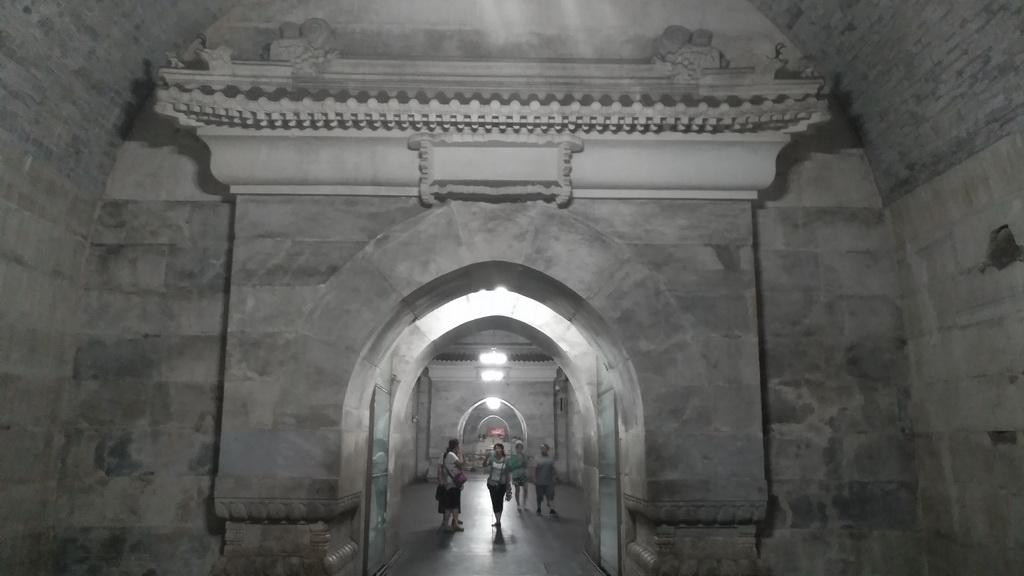 [图说]古今影像大明十三陵－－十五，明神宗万历帝朱翊钧定陵之开放的皇陵-明十三陵背后的帝王传奇