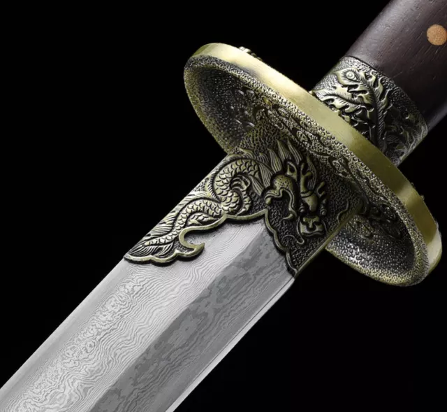 这三把刀剑,不仅制式精美,而且寓意满满.如果是对刀剑感