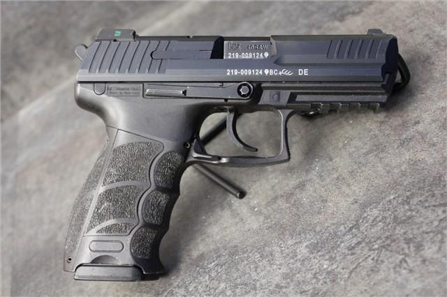 作为hk p2000的改进型号,最早在2005年公开的早期型号的p30原型又被称