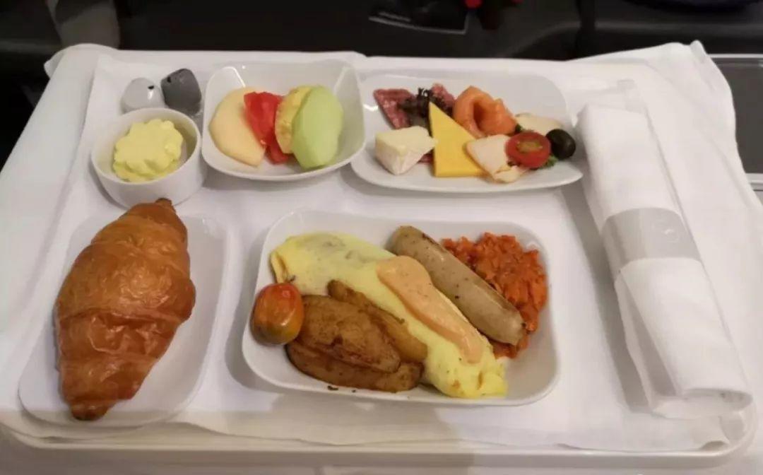 介绍世界九大最好吃的飞机餐航线到美留学首先就要选择什么样的航空