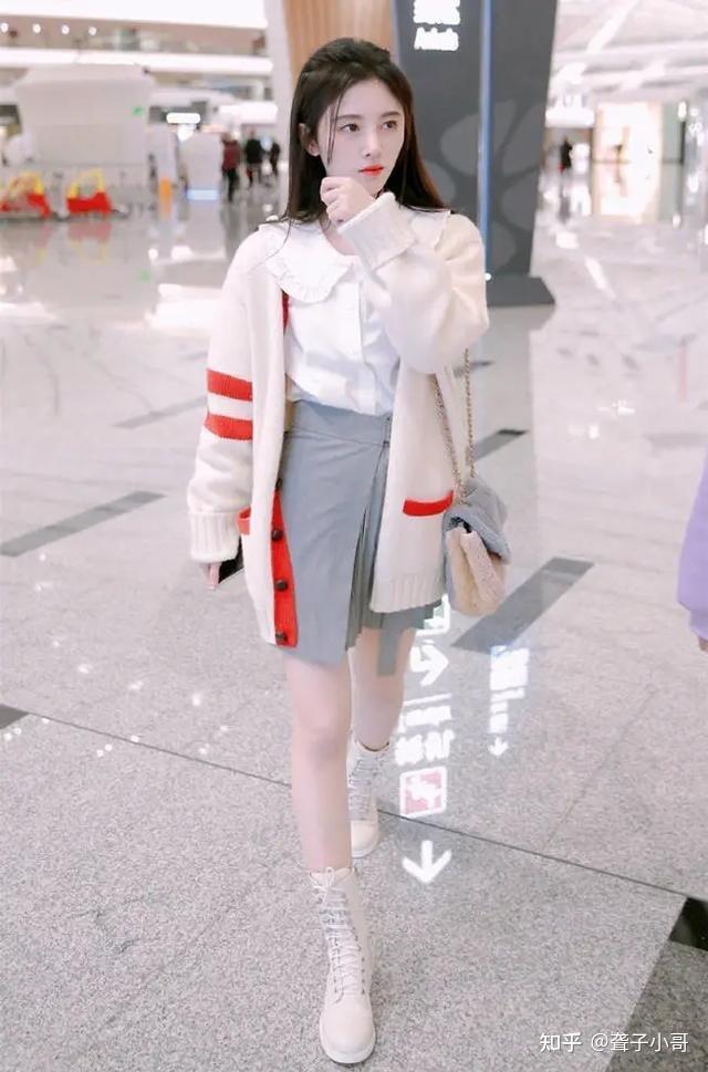 终于等到鞠婧祎换上jk制服当她腿伸直那刻女生们都酸了