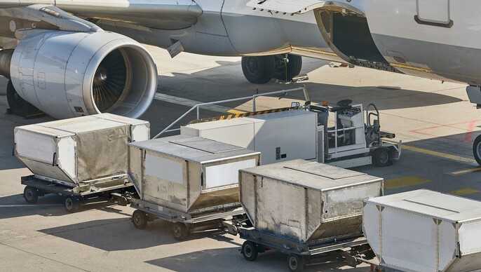 我们在选择空运运输时,货物进入到飞机货舱并不是随意摆放的,其实我们