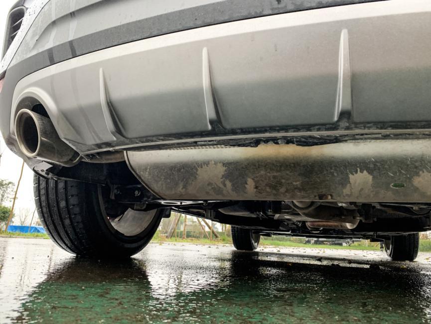 试驾15t领克06标配全液晶仪表会是年轻人的第一台suv吗