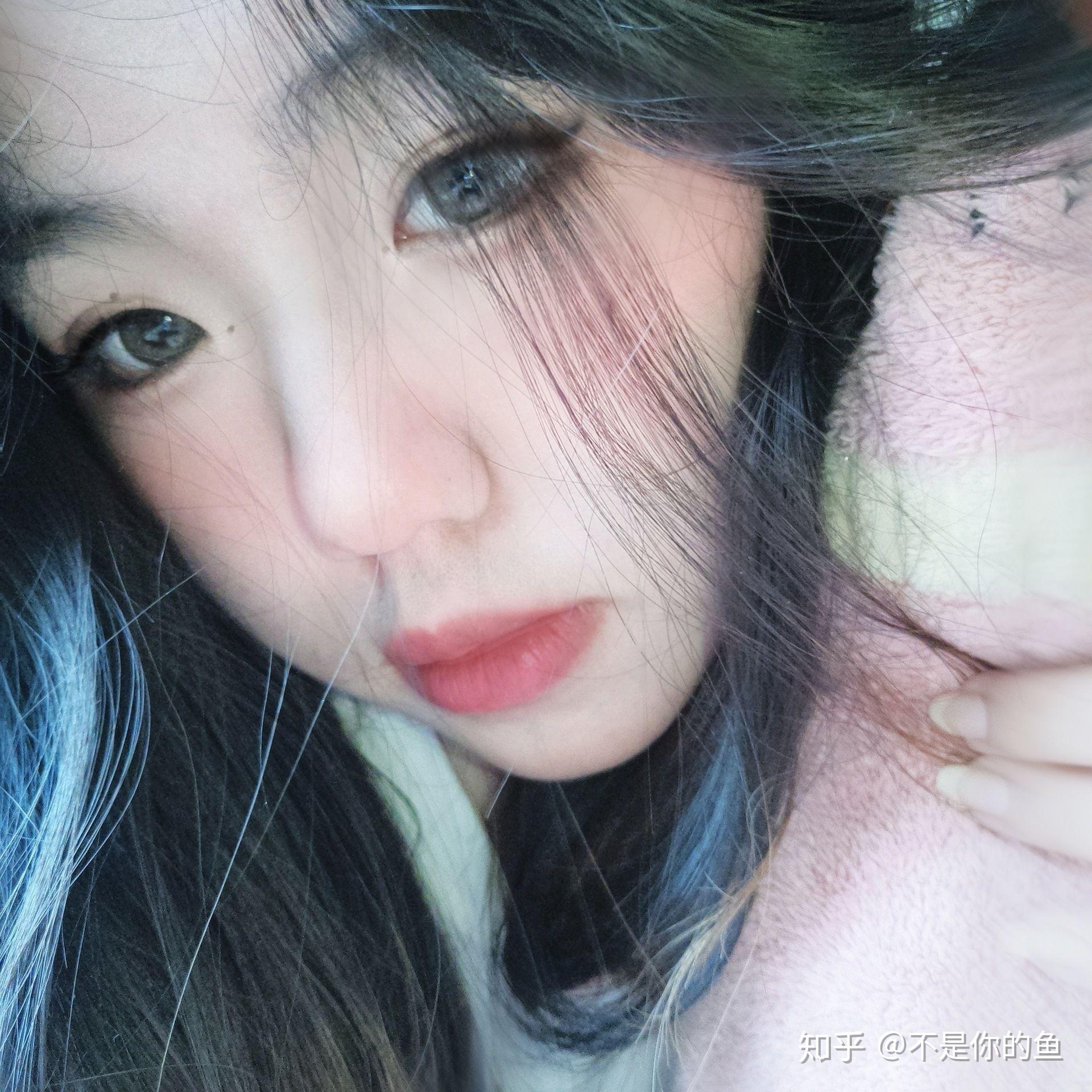 会不会有女生把自己化妆加美颜相机拍的照片当成自己真正颜值?