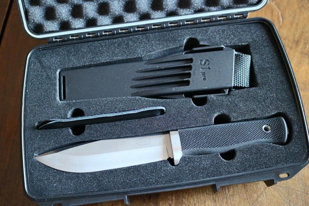 fks1pro生存刀测评野外生存的豪华套装