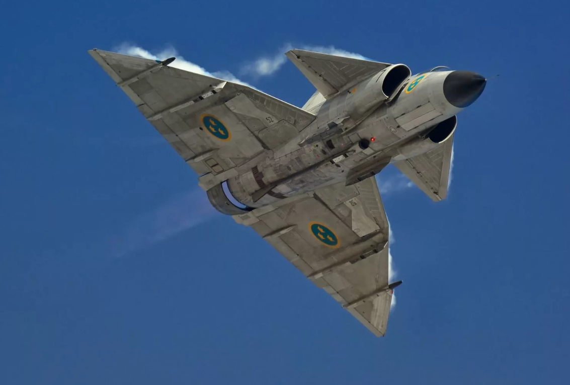 出自瑞典的萨博37战机设计理念先进整体实力不俗