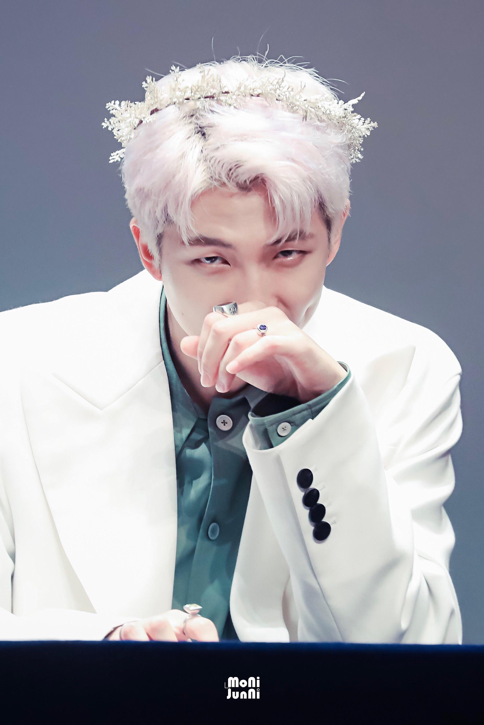 有没有金南俊的神图这哥的不好找啊