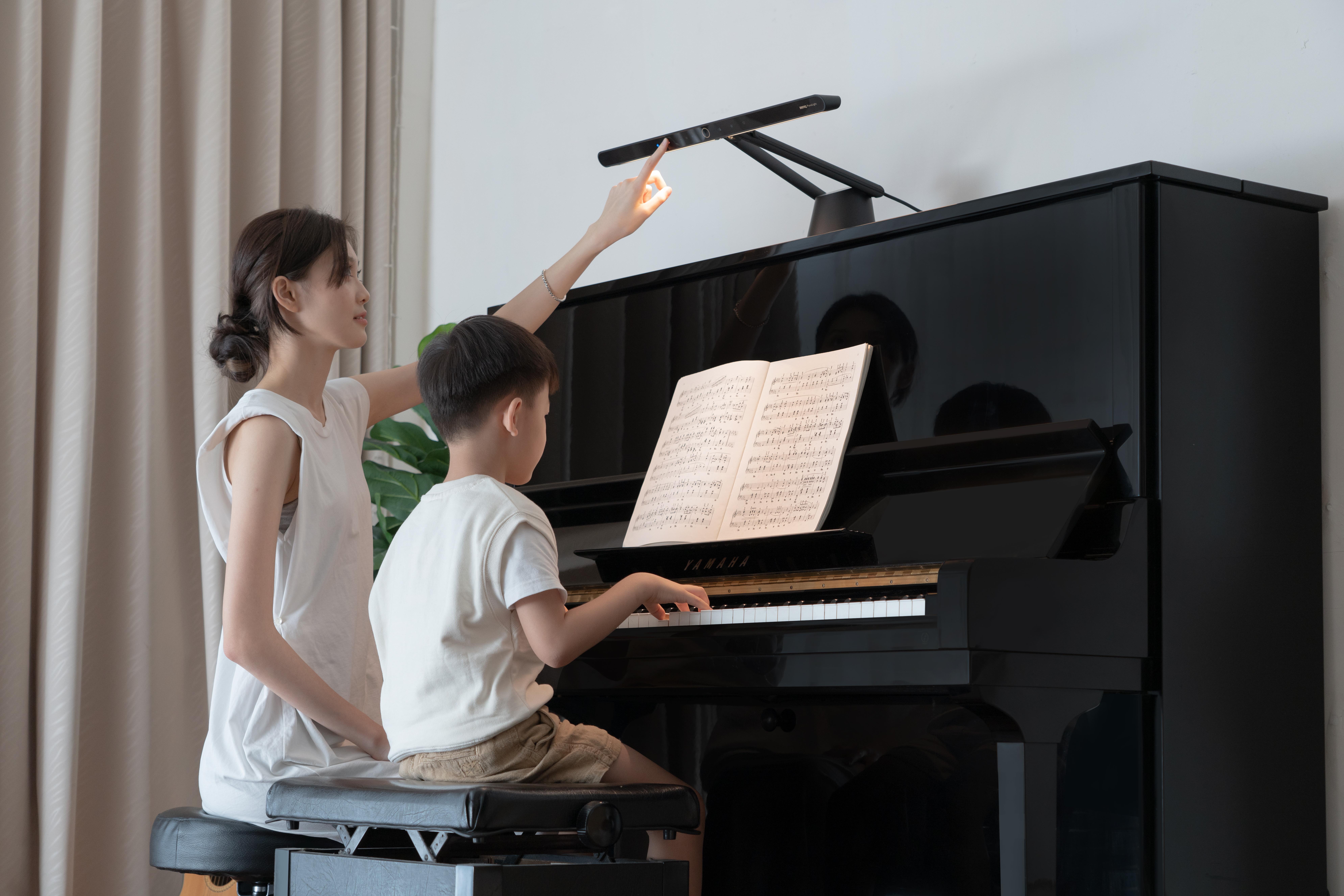 钢琴陪练家长如何改善琴童的练琴环境